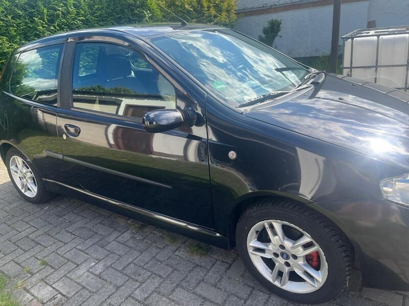 Schwarz Gebraucht 2003 Fiat Punto Kleinwagen | 1.200 € - Bild 1/4