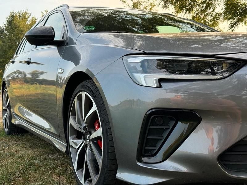 Grau Gebraucht 2020 Opel Insignia Kombi | 30.499 € (Guter Preis) - Bild 1/4