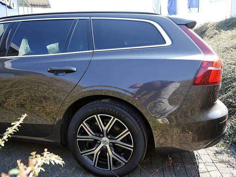 Occasion Volvo V60 Core 197 ch (144 kW) 2023 Gris Break