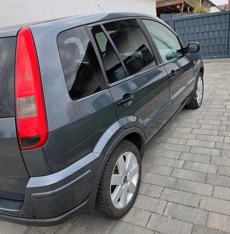 Gebraucht Ford Fusion 80 PS (58 kW) 2005 Grau Kleinwagen