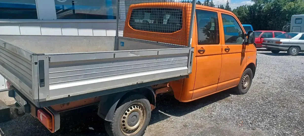 Gebraucht VW T5 102 PS (75 kW) 2014 Orange Van
