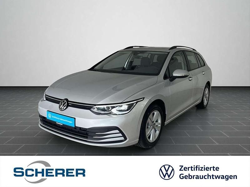 Reflexsilber metallic (metallic) Gebraucht 2023 VW Golf VIII Life Limousine | 24.990 € (Fairer Preis) - Bild 1/4