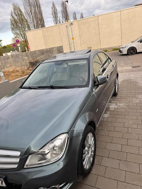 Gebraucht Mercedes C200 184 PS (135 kW) 2011 Grau Limousine