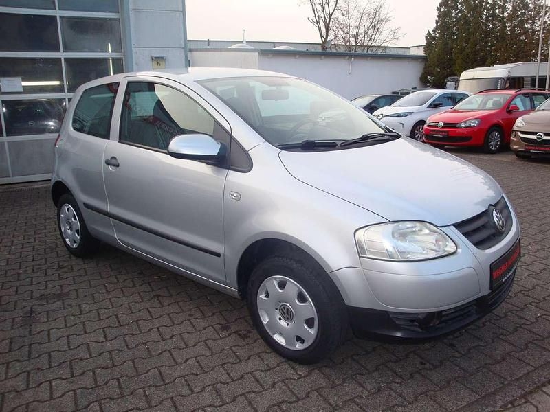 Gebraucht VW Fox Basis 54 PS (39 kW) 2007 Reflexsilber metallic Kleinwagen