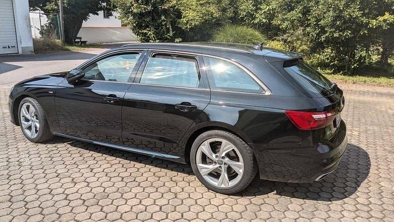 Gebraucht Audi A4 S-Line 150 PS (110 kW) 2020 Schwarz Kombi
