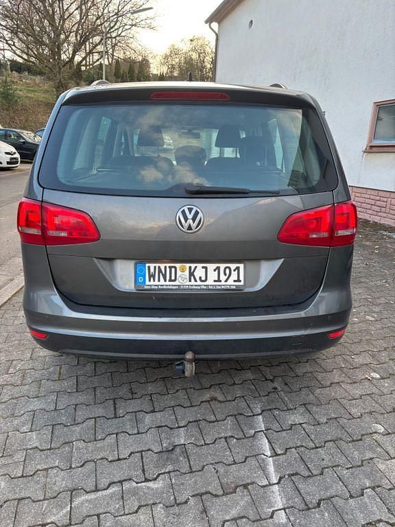 Gebraucht VW Sharan Comfortline 140 PS (102 kW) 2011 Grau Van / Kleinbus