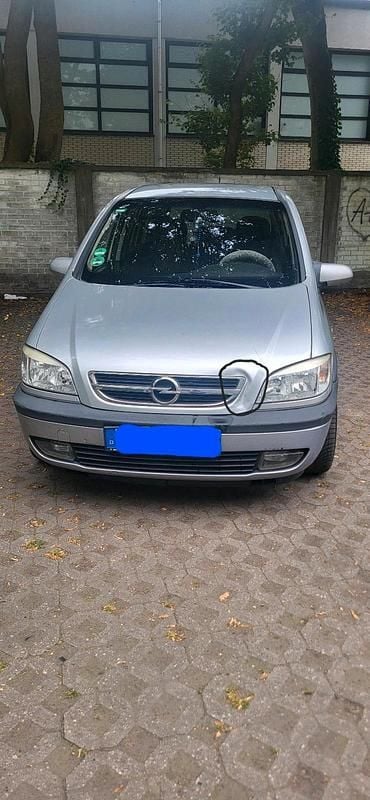 Gebraucht Opel Zafira 130 PS (95 kW) 2003 Silber Van / Kleinbus