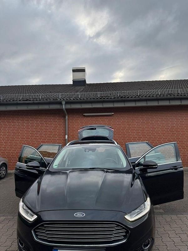 Schwarz Gebraucht 2015 Ford Mondeo Kombi | 9.900 € (Fairer Preis) - Bild 1/4