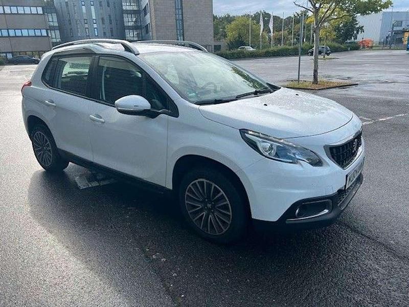 Weiß Gebraucht 2017 Peugeot 2008 Active SUV | 13.500 € (Fairer Preis) - Bild 1/4