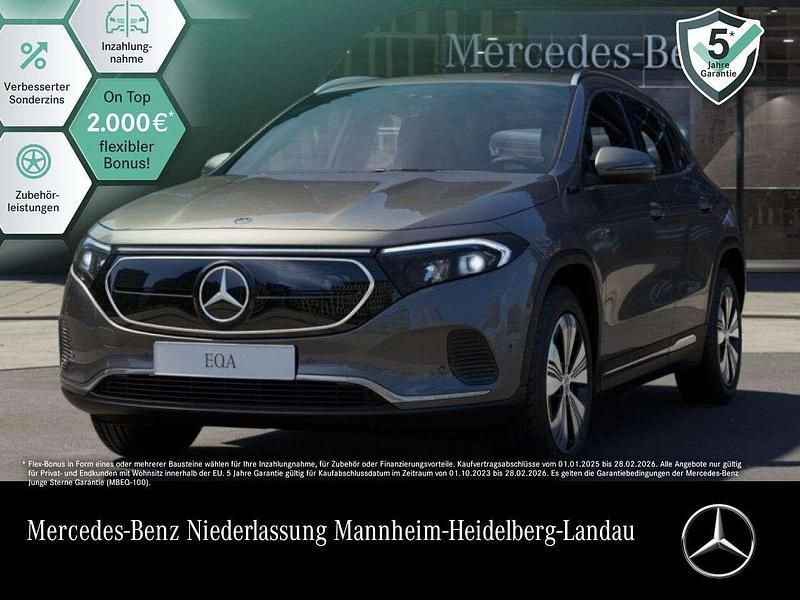 Grau Gebraucht 2021 Mercedes EQA250 Advanced SUV | 27.990 € (Guter Preis) - Bild 1/3