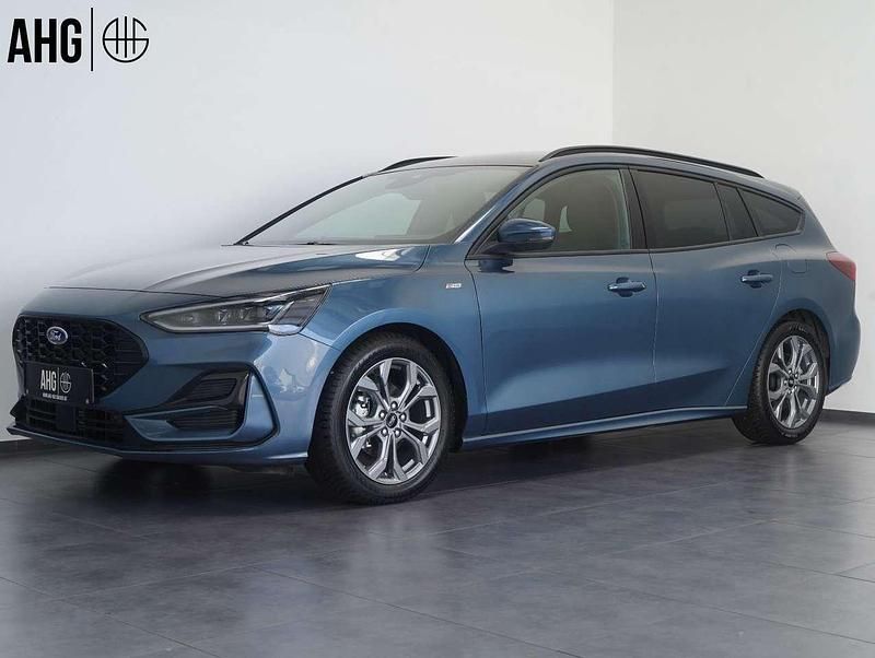 Chromablau metallic Neu 2024 Ford Focus ST-Line Kombi | 26.580 € (Superpreis) - Bild 1/4