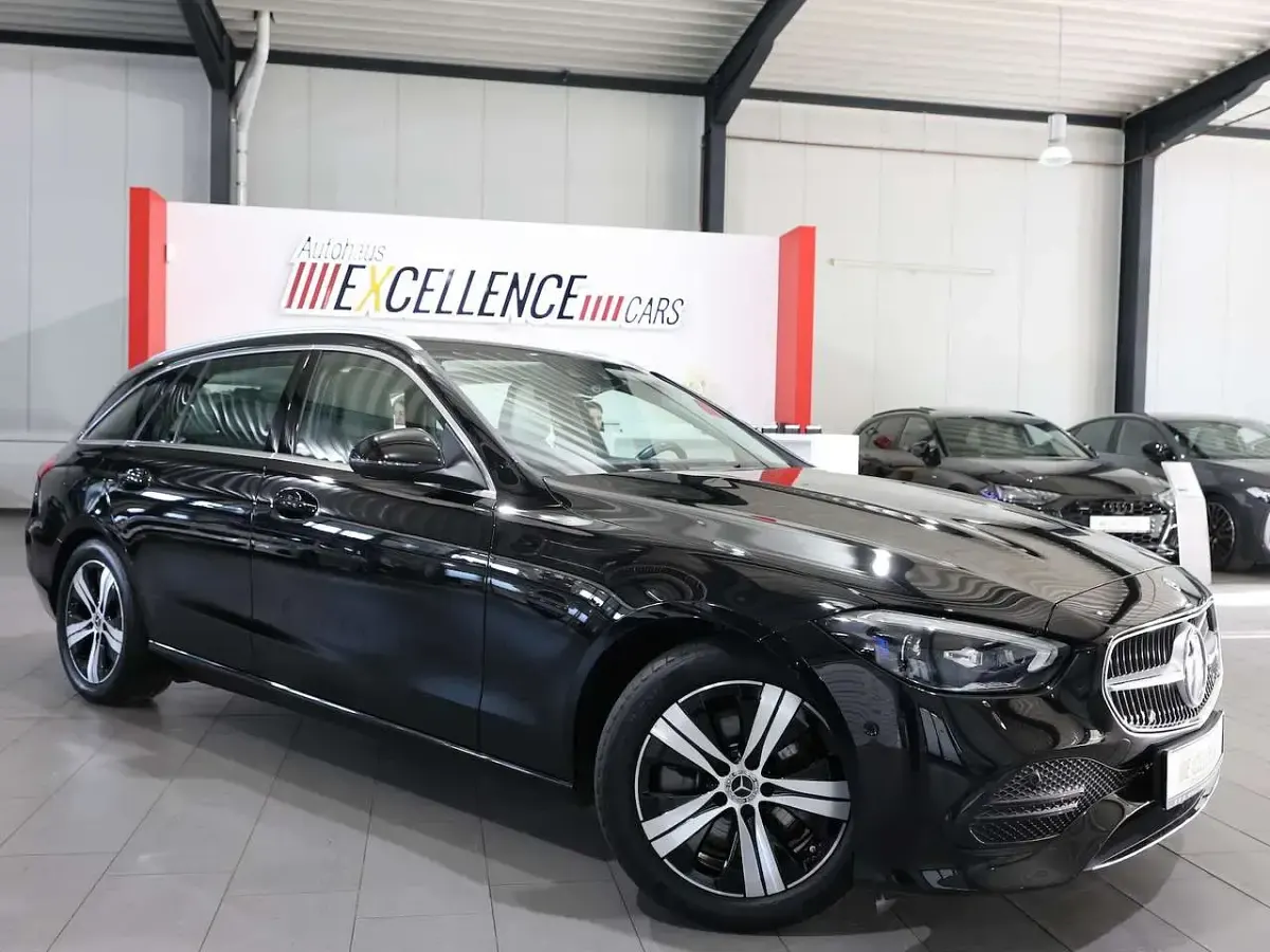 Gebraucht Mercedes C220 Advanced 200 PS (147 kW) 2023 Obsidianschwarz Kombi