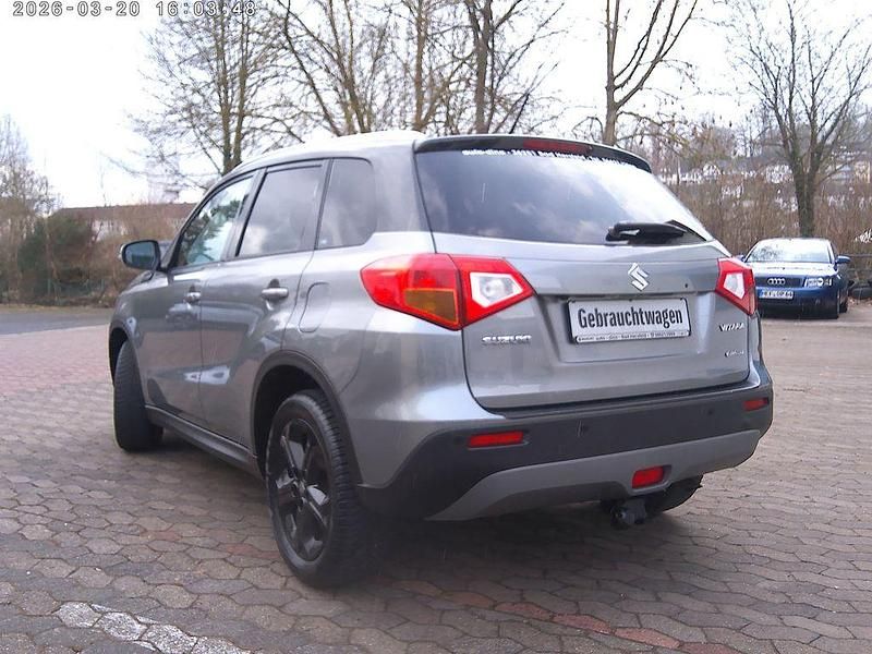 Gebraucht Suzuki Vitara 140 PS (102 kW) 2018 Grau SUV