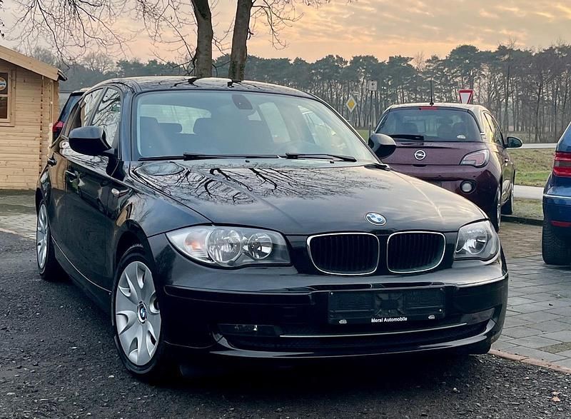 Schwarz Gebraucht 2011 BMW 118 Advantage Kleinwagen | 4.950 € (Fairer Preis) - Bild 1/4