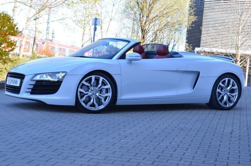 Grau Gebraucht 2012 Audi R8 Coupé Sport Coupé | 69.880 € (Fairer Preis) - Bild 1/4