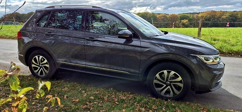 Gebraucht VW Tiguan Active 150 PS (110 kW) 2022 Grau SUV