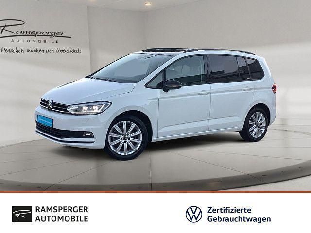 Pure white/schwarz Gebraucht 2024 VW Touran Highline Van / Kleinbus | 35.490 € (Fairer Preis) - Bild 1/4