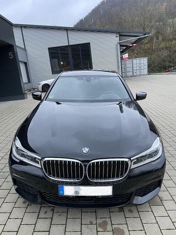 Gebraucht BMW 730 Performance 265 PS (194 kW) 2018 Schwarz Limousine