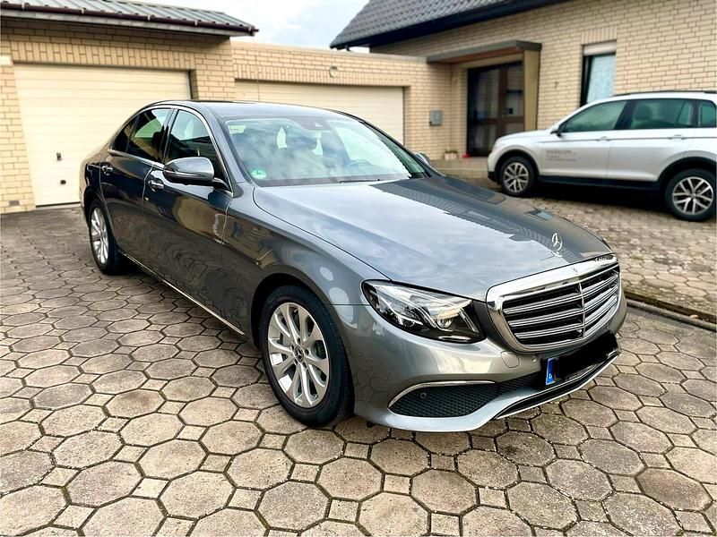 Gebraucht Mercedes E350 299 PS (219 kW) 2018 Grau Limousine