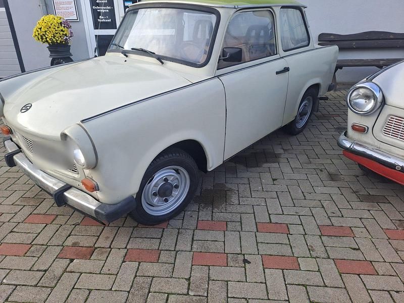 Beige Gebraucht 1988 Trabant 601 Kleinwagen | 3.750 € - Bild 1/4