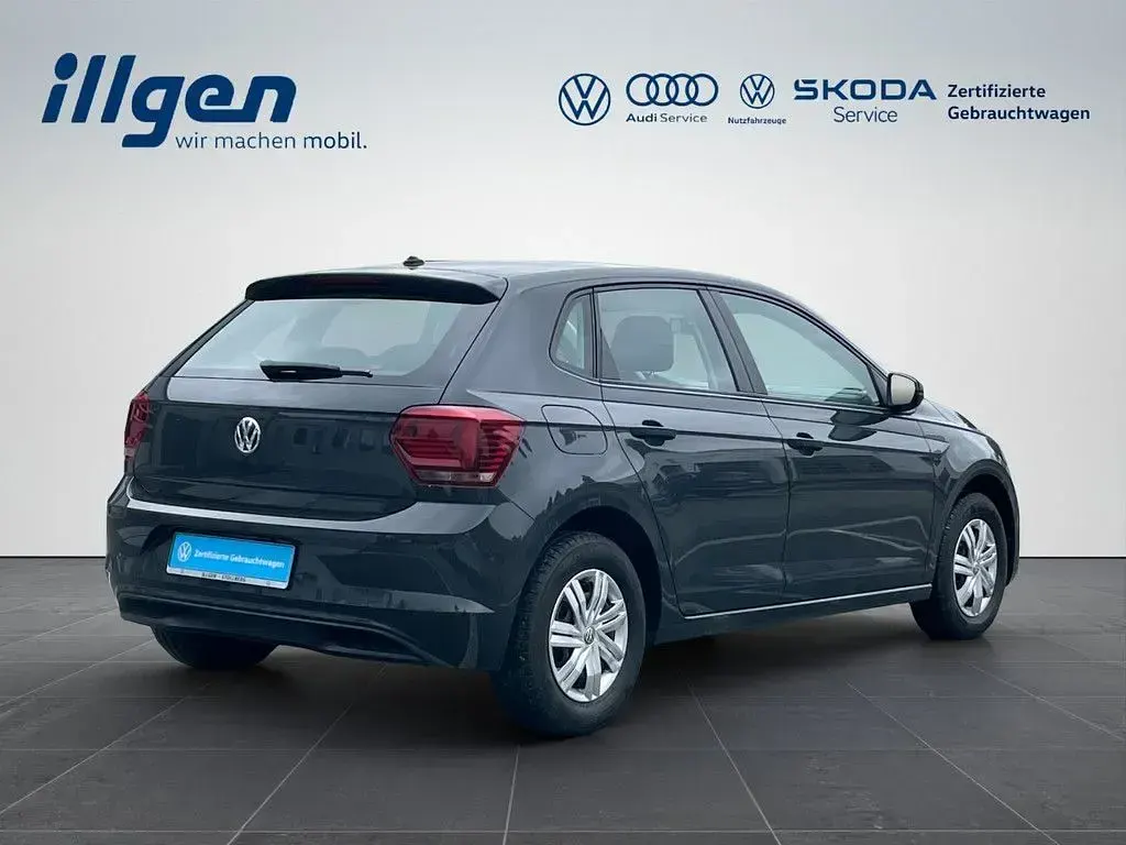 Gebraucht VW Polo Trendline 65 PS (47 kW) 2019 Grau / uranograu Kleinwagen
