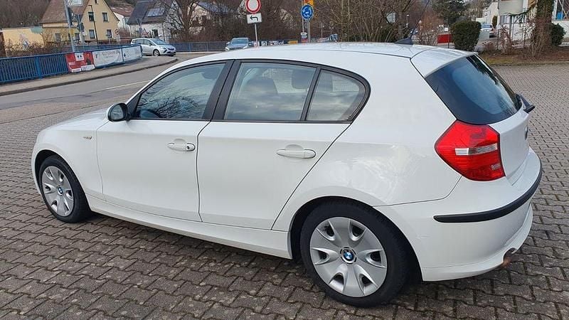 Gebraucht BMW 116 Advantage 122 PS (89 kW) 2009 Weiß Kleinwagen