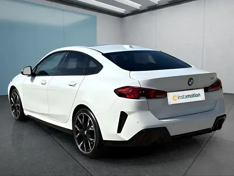 Gebraucht BMW 220 M Sport 156 PS (114 kW) 2025 Weiß Limousine