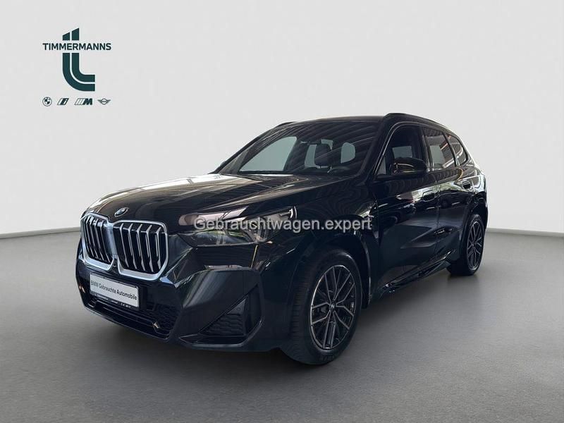 Saphirschwarz (metallic) Gebraucht 2024 BMW X1 Luxury Line SUV | 39.990 € (Superpreis) - Bild 1/4