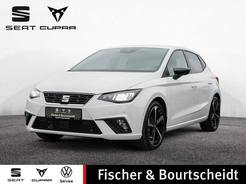 Weiß Gebraucht 2024 Seat Ibiza FR Limousine | 21.180 € (Fairer Preis) - Bild 1/4