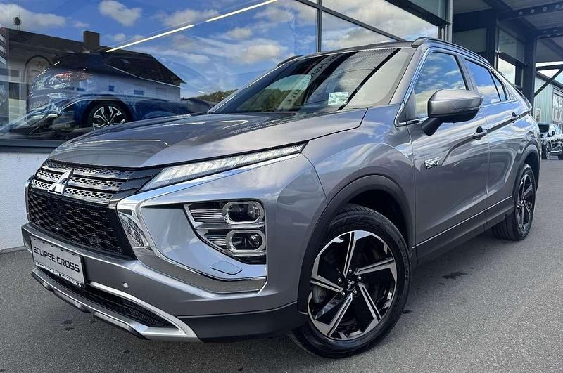 Gebraucht Mitsubishi Eclipse Cross Plus 188 PS (138 kW) 2021 Platinumgrau (metallic) SUV