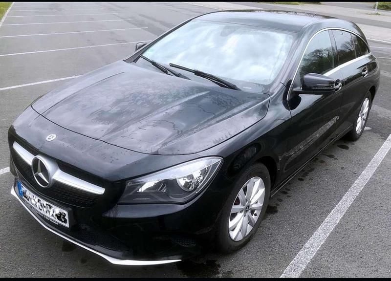 Gebraucht Mercedes CLA180 109 PS (80 kW) 2017 Schwarz Limousine