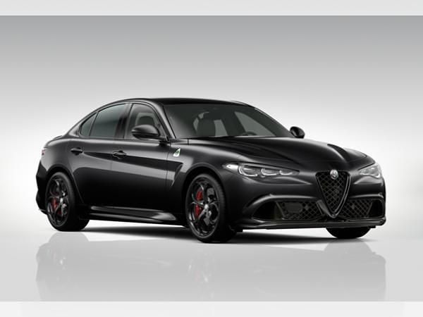 Schwarz (metalliclackierung nero vulcano) Neu 2025 Alfa Romeo Giulia Quadrifoglio Limousine | 94.635 € (Fairer Preis) - Bild 1/4