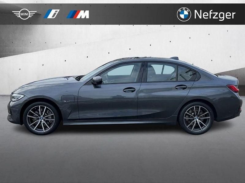 Gebraucht BMW 330e Sport Line 292 PS (214 kW) 2022 Grau Limousine