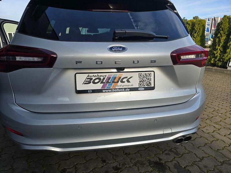 Neu Ford Focus ST-Line 155 PS (114 kW) 2025 Silber Limousine
