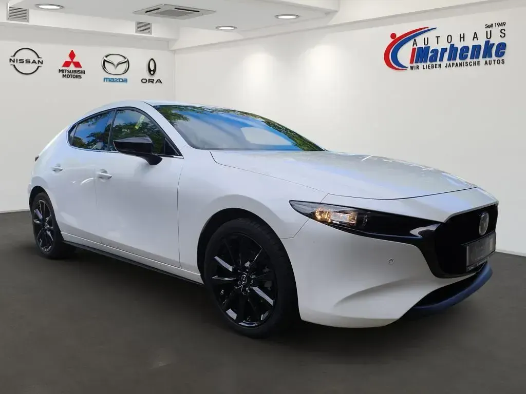 Gebraucht Mazda 3 Homura-Line 150 PS (110 kW) 2023 Snowflake white metallic Limousine