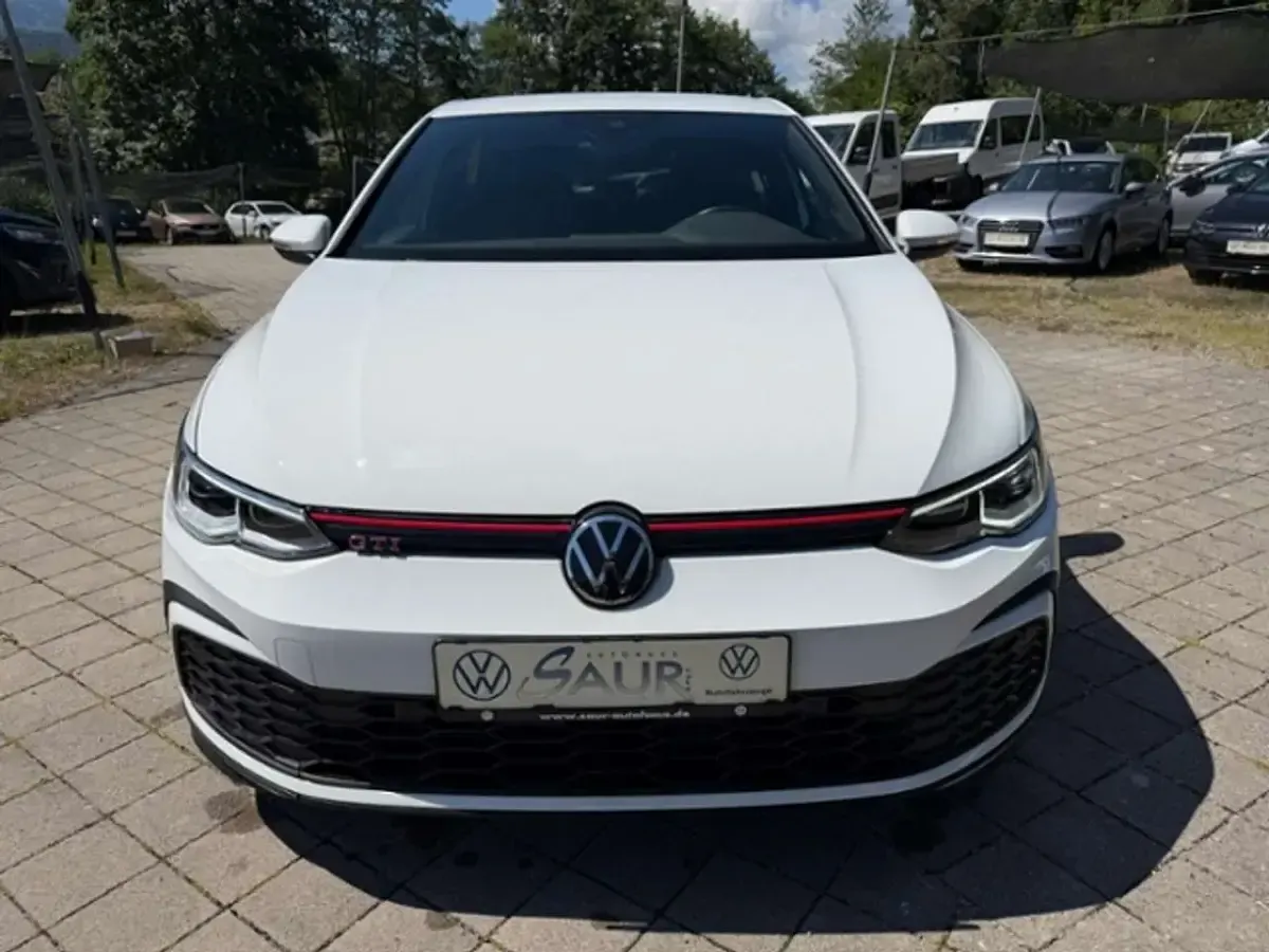 Gebraucht VW Golf VIII GTI 245 PS (180 kW) 2021 Pure white Limousine