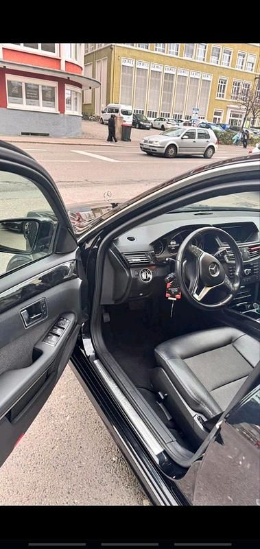 Gebraucht Mercedes 200 136 PS (100 kW) 2012 Schwarz Limousine