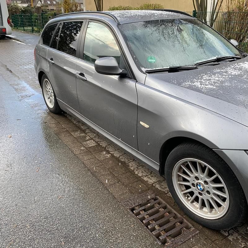 Gebraucht BMW 316 116 PS (85 kW) 2011 Grau Kombi