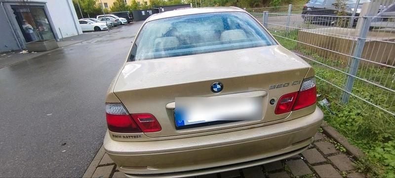 Gebraucht BMW 320 170 PS (125 kW) 2001 Gold Coupé