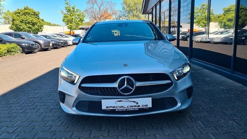 Gebraucht Mercedes A200 163 PS (119 kW) 2021 Silber Limousine