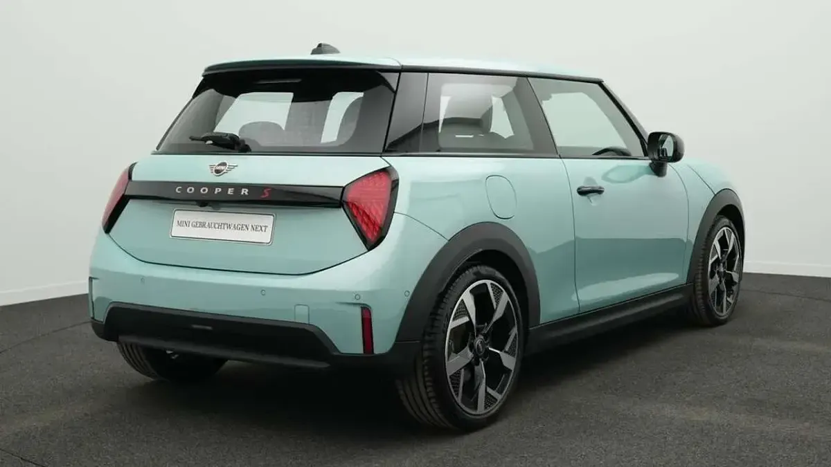 Gebraucht Mini Cooper S Classic 204 PS (150 kW) 2025 Grün Kleinwagen