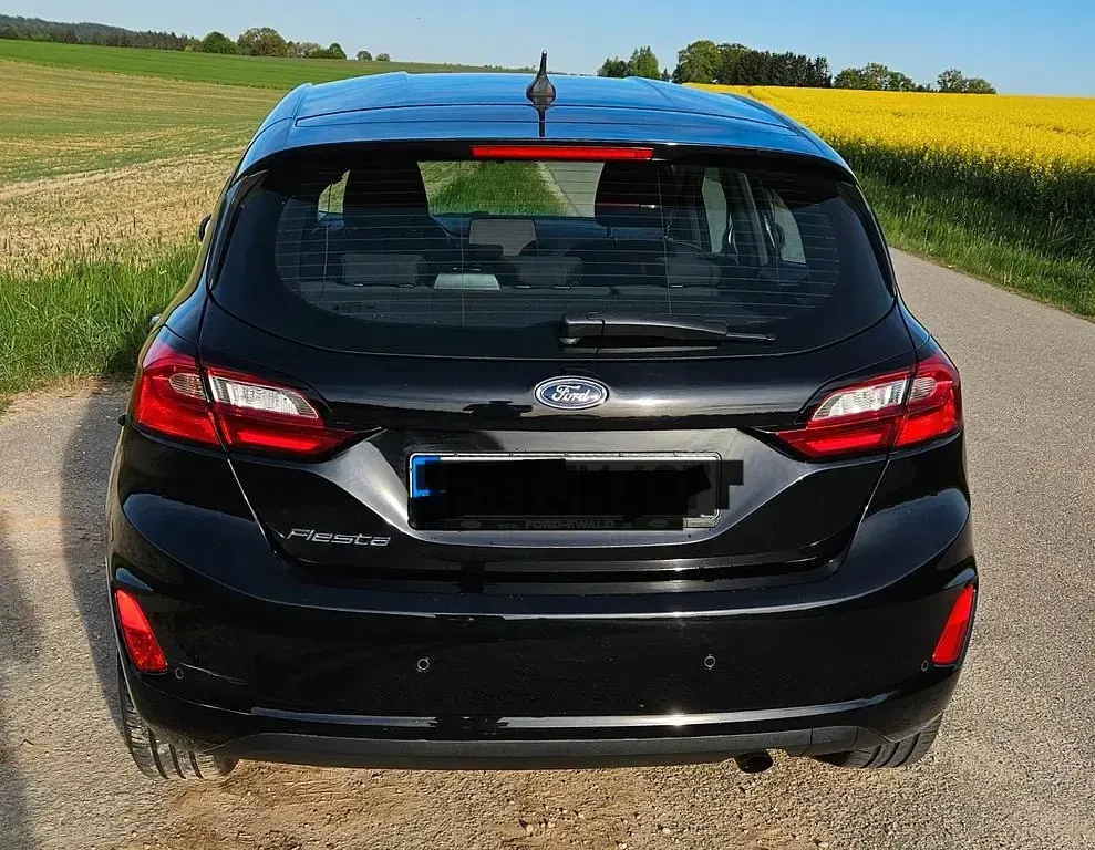 Gebraucht Ford Fiesta 101 PS (74 kW) 2022 Schwarz Kleinwagen