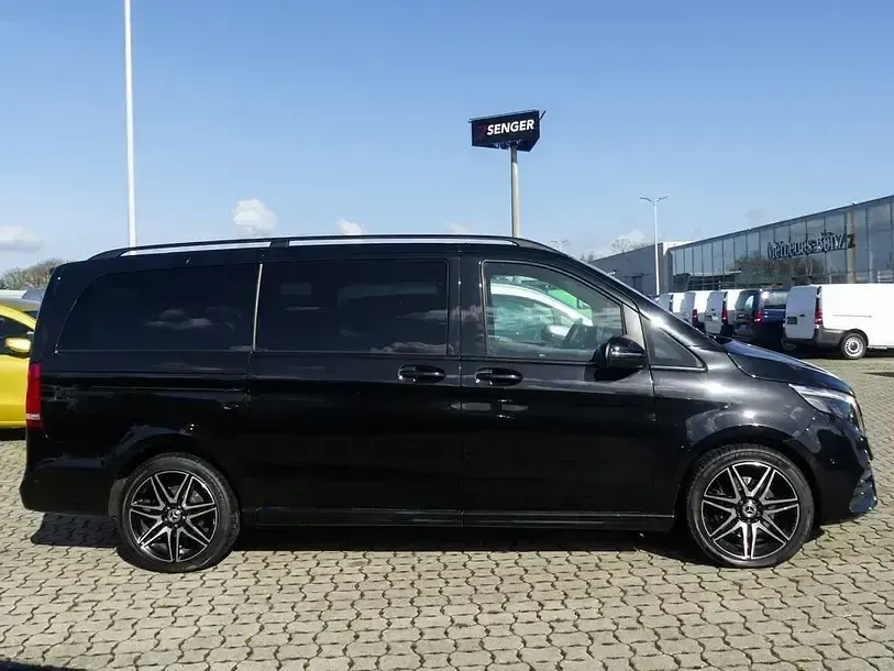 Gebraucht Mercedes V300 Avantgarde 237 PS (174 kW) 2023 Schwarz Van / Kleinbus