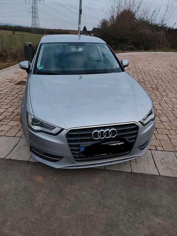 Gebraucht Audi A3 Attraction 110 PS (80 kW) 2015 Silber Coupé