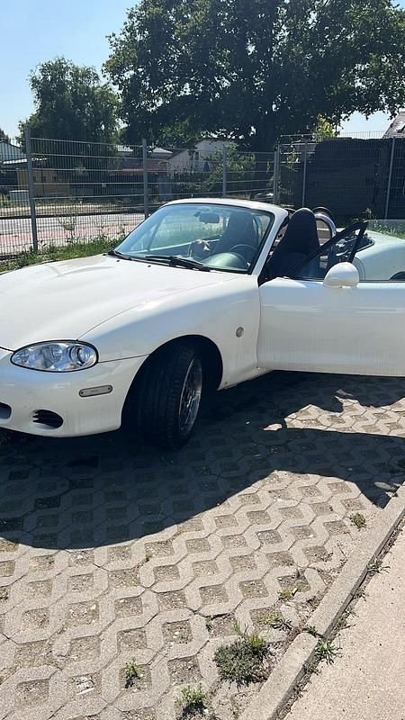 Gebraucht Mazda MX5 139 PS (102 kW) 2001 Weiß Cabrio