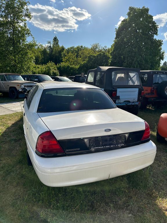 Gebraucht Ford Crown Victoria 253 PS (186 kW) 2008 Weiß Limousine