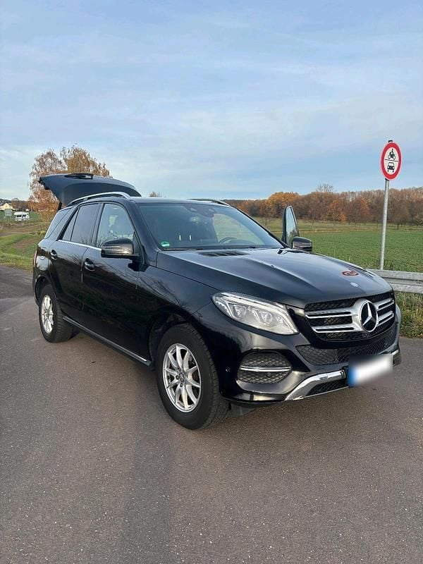 Gebraucht Mercedes GLE350 258 PS (189 kW) 2016 Schwarz SUV