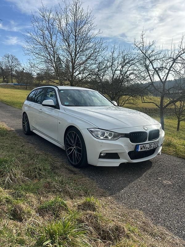 Weiß Gebraucht 2014 BMW 330 M Performance Kombi | 14.800 € (Superpreis) - Bild 1/4