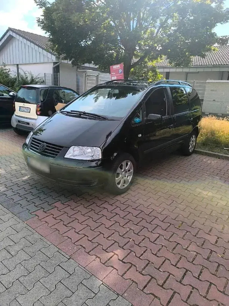 Gebraucht VW Sharan 131 PS (96 kW) 2003 Schwarz Van / Kleinbus