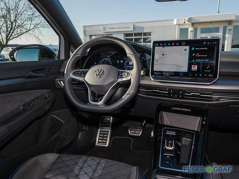 Gebraucht VW Golf VIII R-line 150 PS (110 kW) 2025 Mondsteingrau Limousine